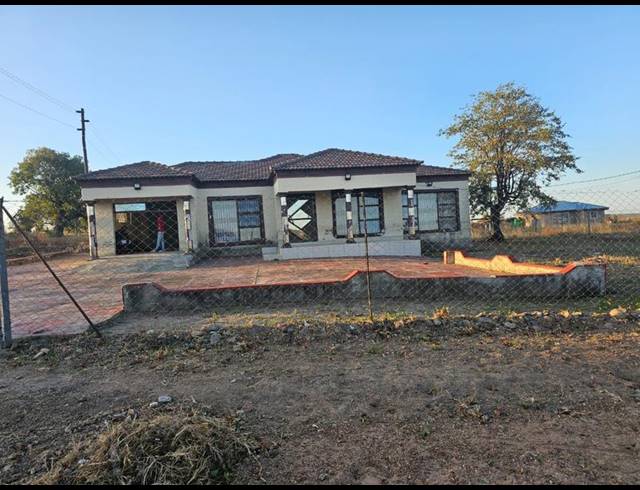 4 BEDROOM HOUSE FOR SALE IN XIHOSANA